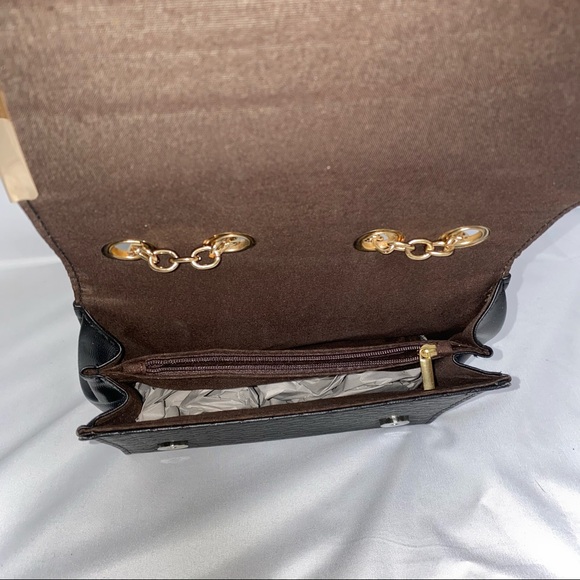 Textured Black & Gold Large Flap Chain Strap Bag - Picture 7 of 8